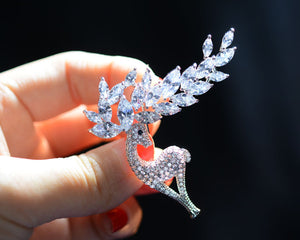 TB005 REINDEER BROOCH