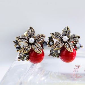 TB026 CHRISTMAS MISTLETOE EARRINGS